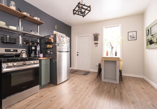 Building Photo - 1539 S 11th St