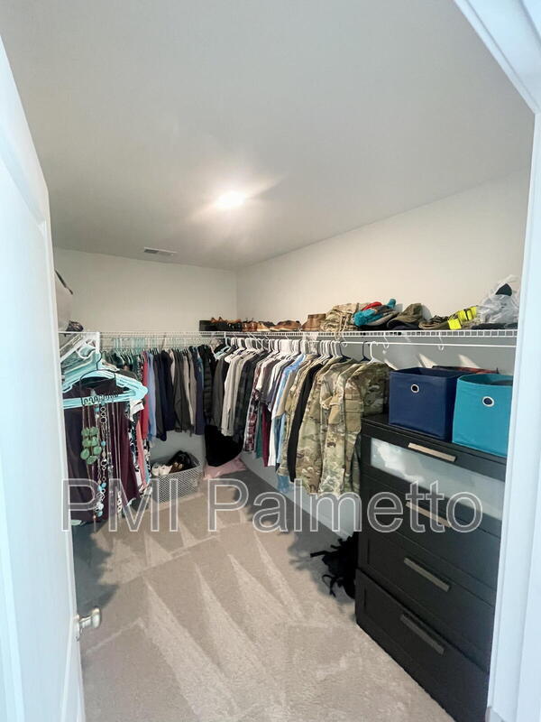 Building Photo - 633 Wooster Dr