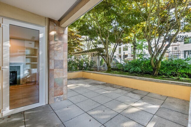 Building Photo - 1Bd/1Ba Kirkland Condo