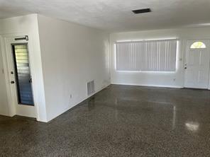 Building Photo - 2353 W Vina Del Mar Blvd