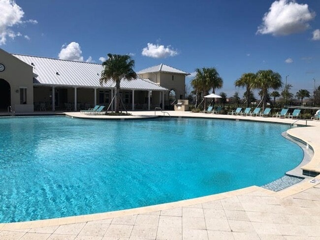 Building Photo - Carlton Lakes 3 bedroom/2 bath