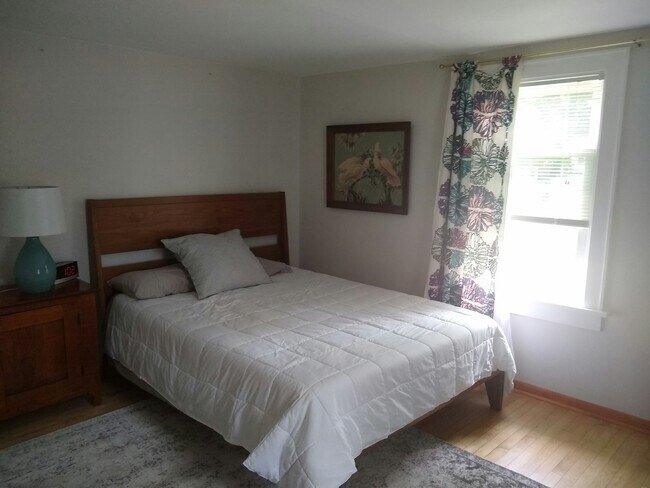 Building Photo - 2035 E Dayton St