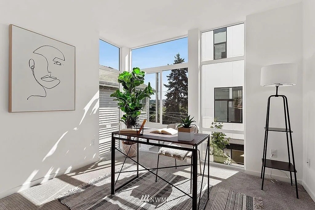 Building Photo - 3833 23rd Ave W