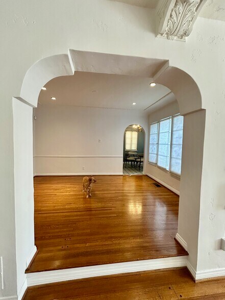 Spacious dining room - 8673 W Olympic Blvd