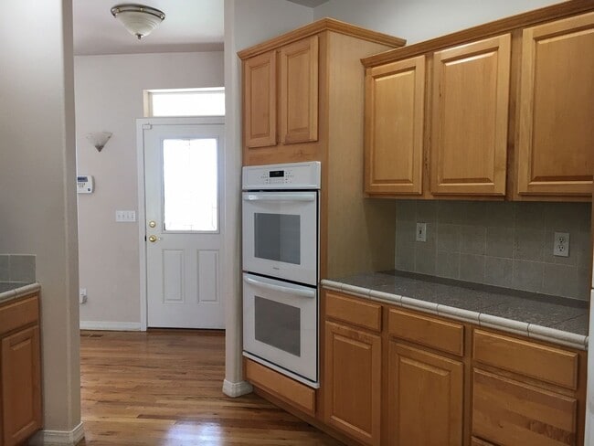 Building Photo - 5 Bd Ranch Home in School D-20