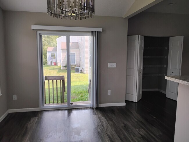 Building Photo - 1453 Hoovler Way