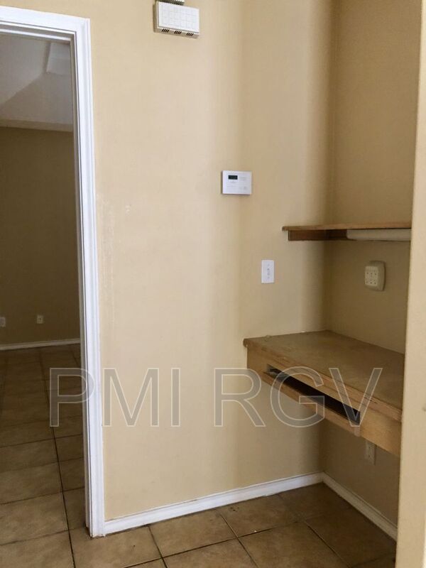 Building Photo - 703 La Mancha Dr