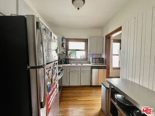 Building Photo - 1412 Calumet Ave