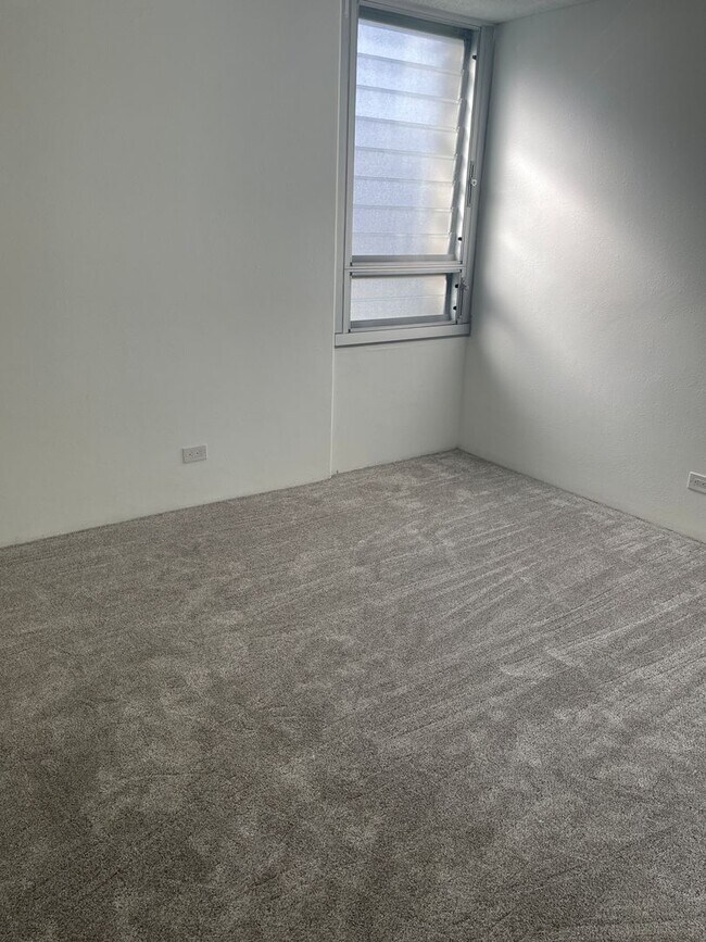 Building Photo - Victoria Plaza - Makiki/Punchbowl - 2/2/1 ...