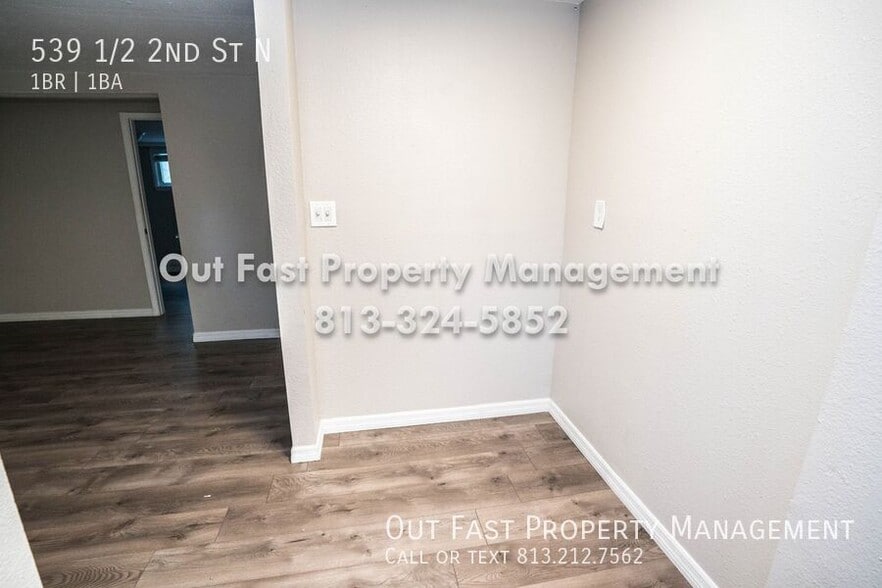 Building Photo - 539 2nd St N