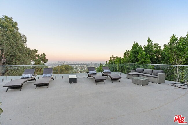 Building Photo - 6181 Temple Hill Dr
