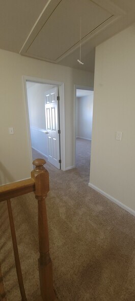 Building Photo - 1134 Pin Oak Dr