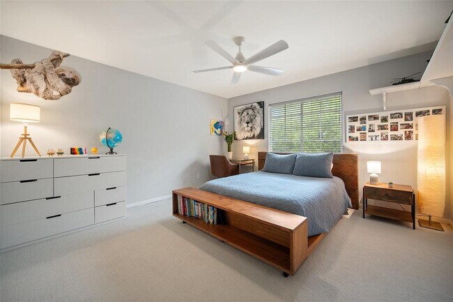 Building Photo - 6915 Gentle Oak Dr