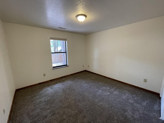 Building Photo - 3643 S Cheryl Dr