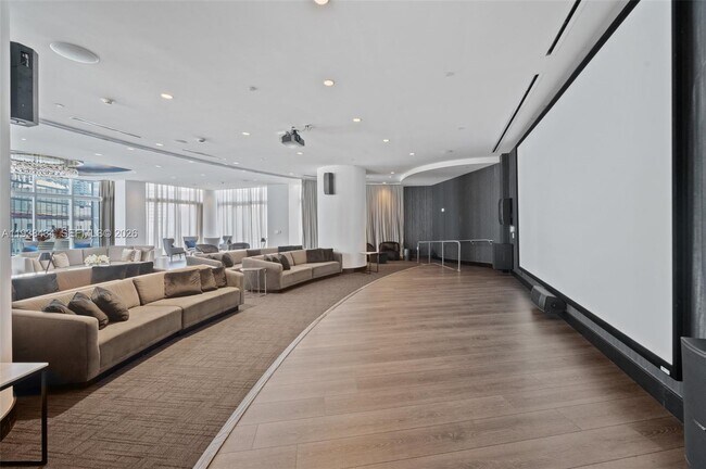 Building Photo - 851 NE 1st Ave