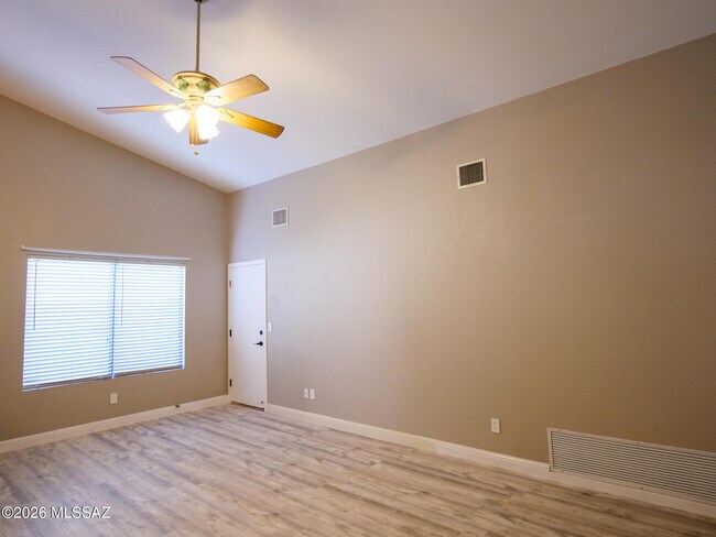 Building Photo - 9599 E Dunnigan Dr