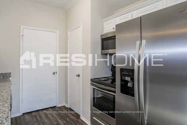 Building Photo - 3128 Ronay Dr
