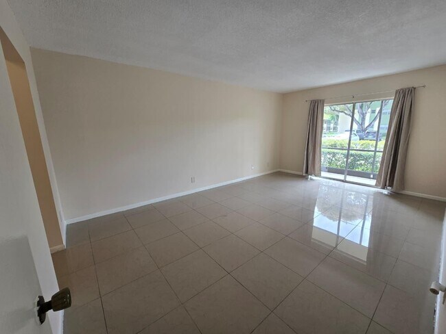 Building Photo - 4133 NW 88th Ave