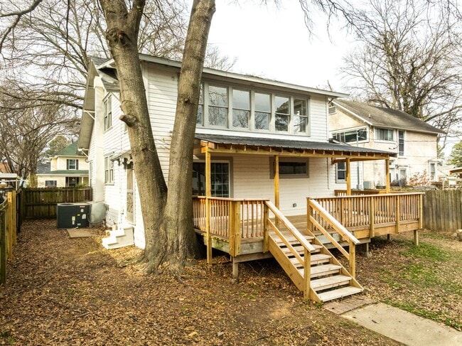 Building Photo - Freshly Updated 4 Bedroom House