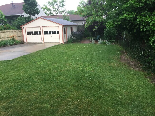 Building Photo - 9490 Wynnecrest Dr