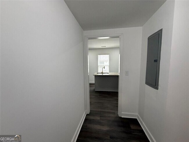 Building Photo - 1040 Palmetto Ave SW