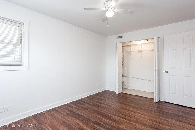 Building Photo - 7900 S 83rd Ct