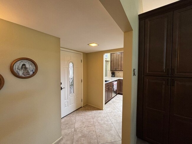 Building Photo - 421 Leisure World