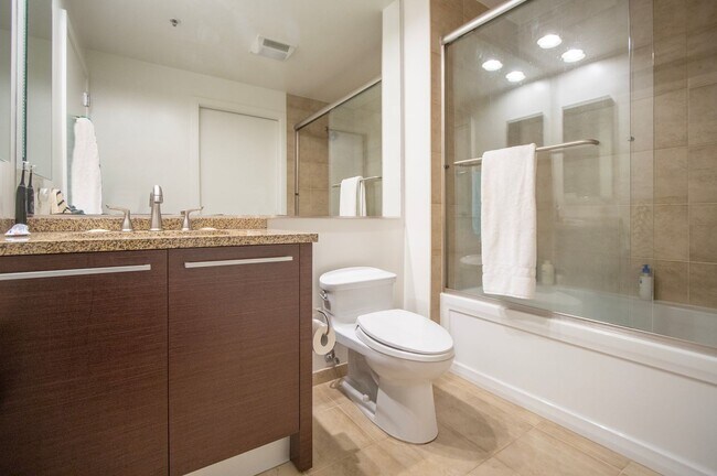 Building Photo - 1 BEDROOM W/VIEW in THE RINCON BUILDING