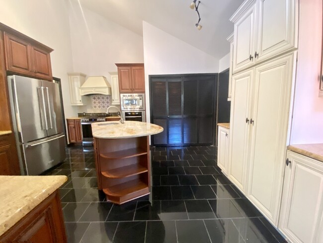 Building Photo - Rare opportunity to rent in Hilton Head Pl...