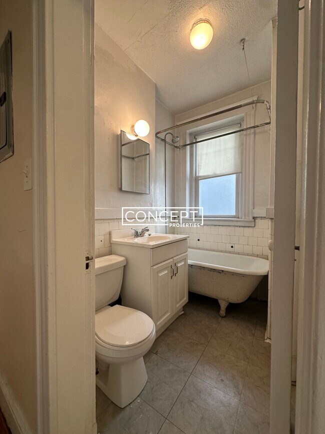 Building Photo - 33A Walbridge St. Unit 10