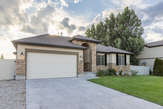 Building Photo - Heber Home