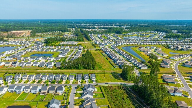 Building Photo - 201 Bigleaf Ct