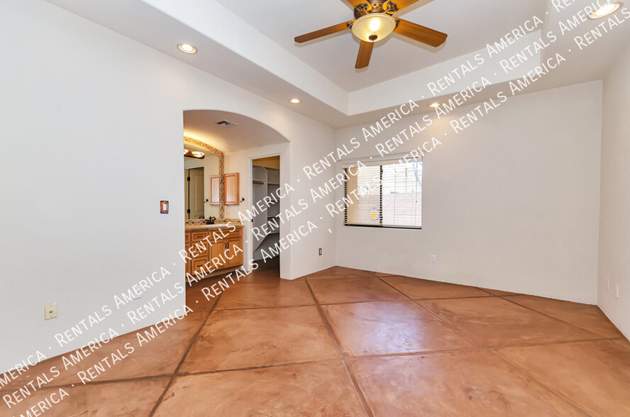 Building Photo - 1711 N Baxter Dr