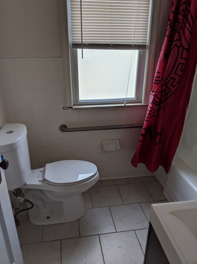 Building Photo - Fantastic West Park Rental now available