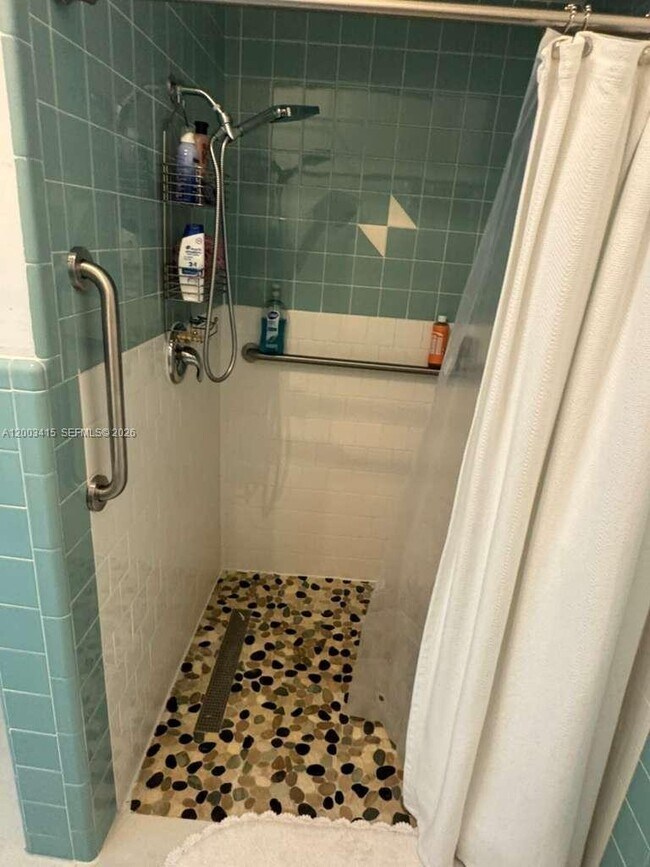 Building Photo - 3600 SW 26th St