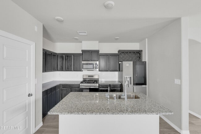Building Photo - 12260 Desert Wolf Ave