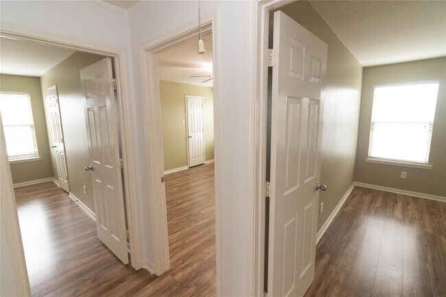 Building Photo - 21534 Pointed Oak Ln