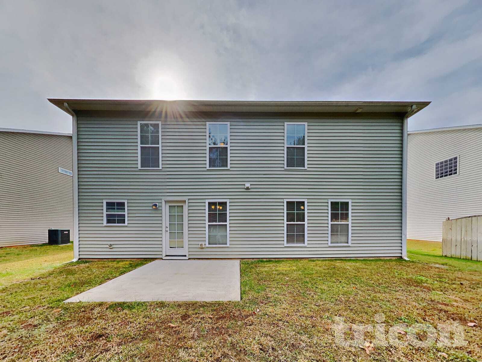 Building Photo - 1655 Crestlawn Tl