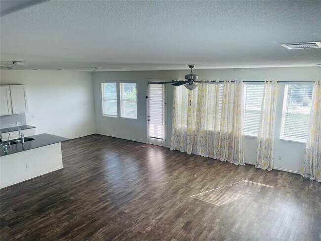 Building Photo - 208 Montauk Loop