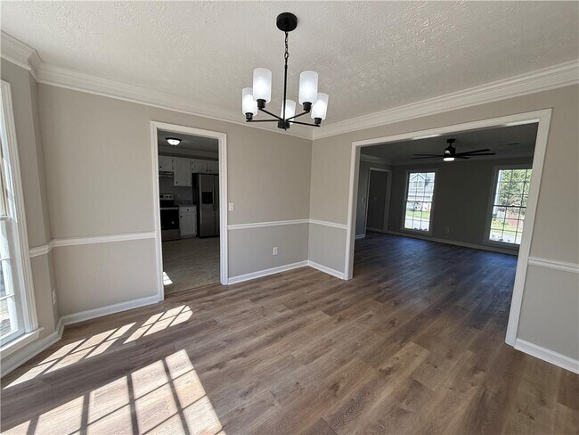 Building Photo - 979 Sugar Crossing Ln