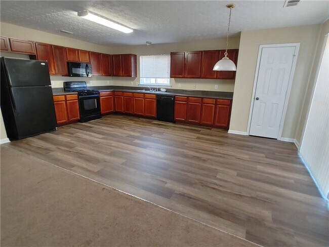 Building Photo - 2111 Manchester Ct