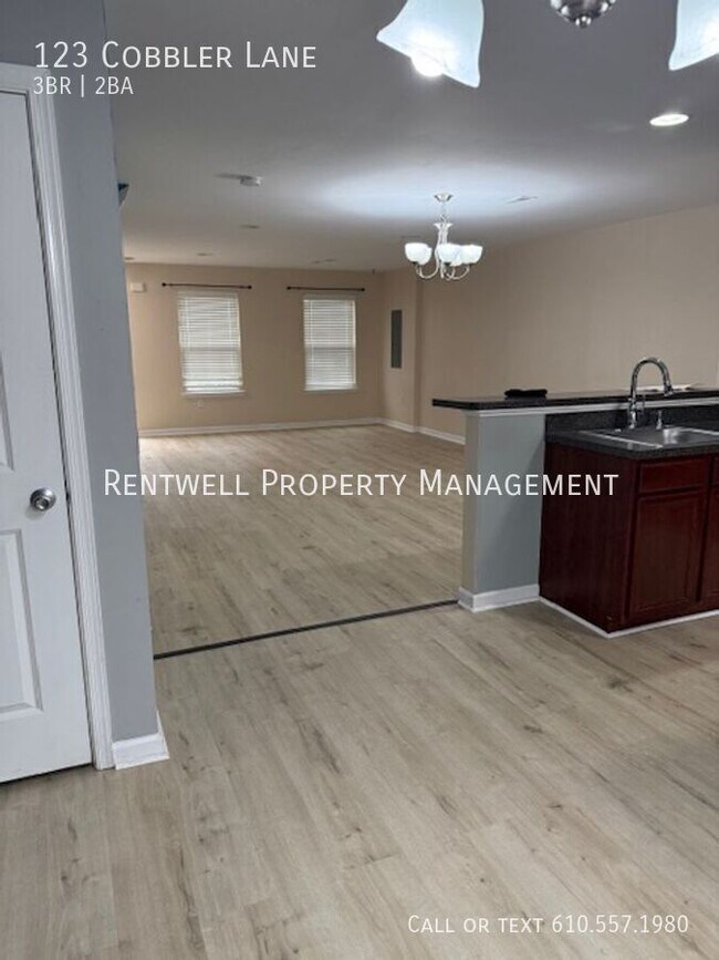 Building Photo - 123 Cobbler Ln