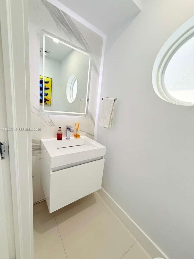 Building Photo - 9437 SW 145th Pl