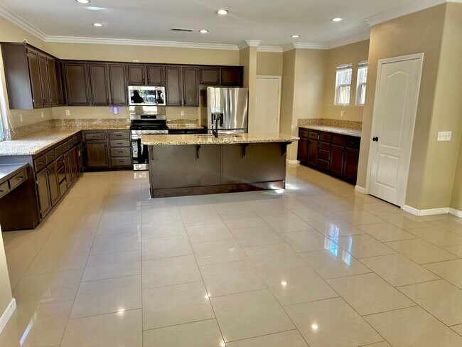 Building Photo - 5 bedroom Pool Home for rent in Murrieta