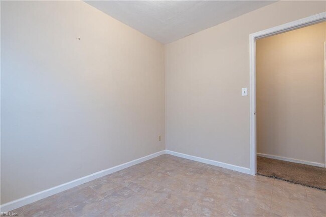 Building Photo - 3100 Norway Pl