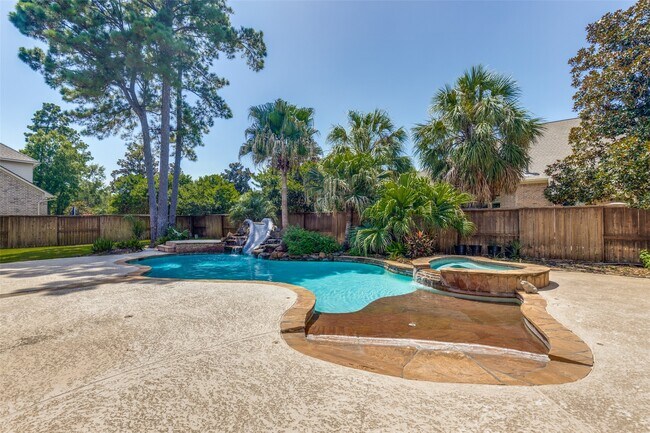 Building Photo - 6011 Shady Alcove Ct