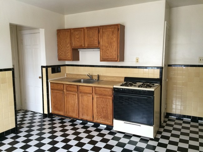 Interior Photo - 217-219 Brookside Ave