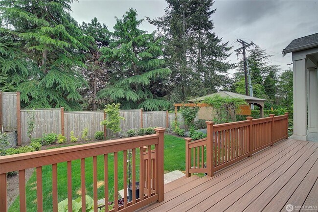 Building Photo - 5Bd/4Ba Bellevue House