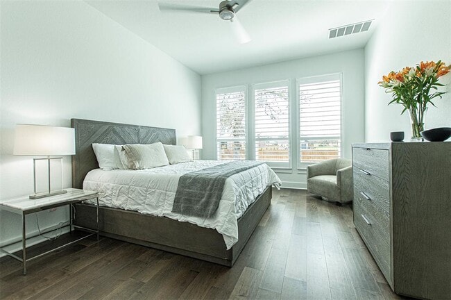 Building Photo - 215 Milam Crk Dr