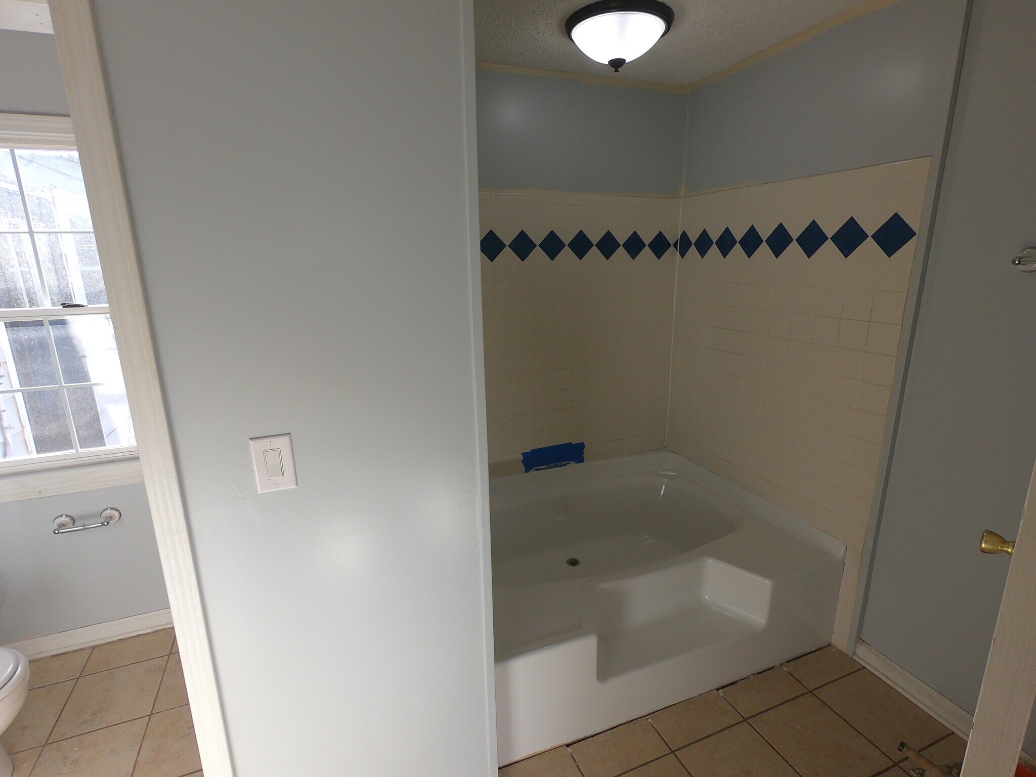 Master Bath - 228 Bonnie Ln